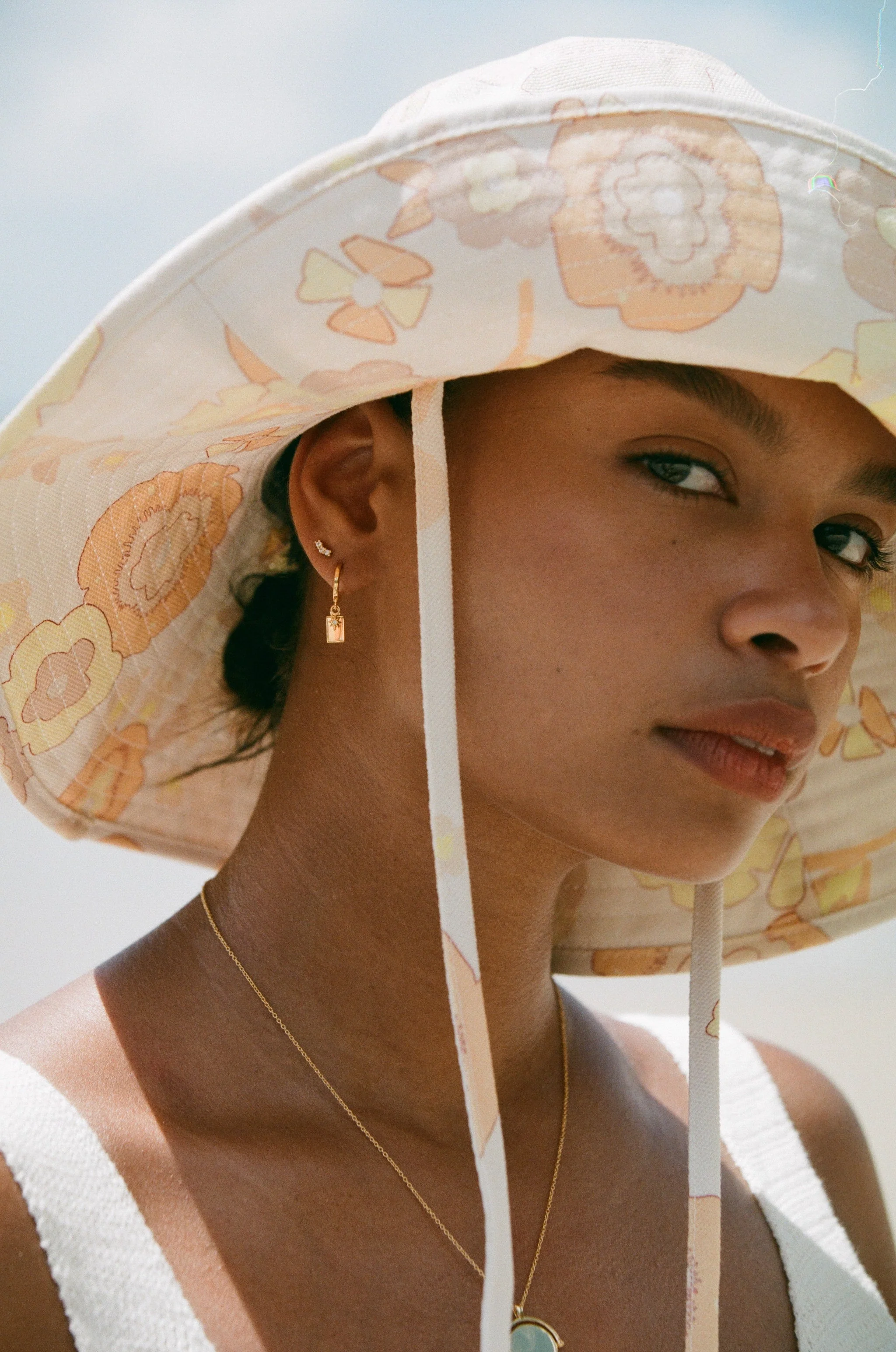 GUIDING STAR HOOPS (18K GOLD PLATED) - Image 5